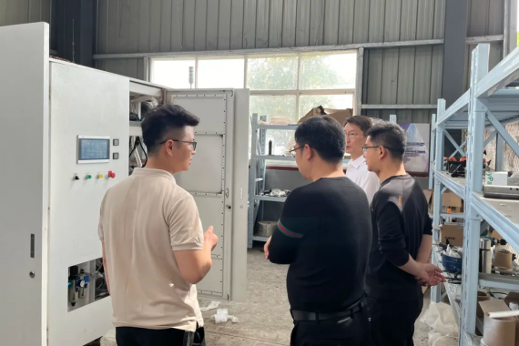 武漢市農(nóng)業(yè)科學(xué)院農(nóng)機(jī)所王所長、廖劍博士蒞臨湖北扶星參觀交流